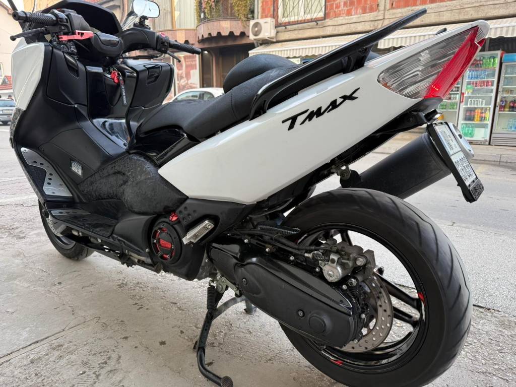 yamaha-t-max-big-2