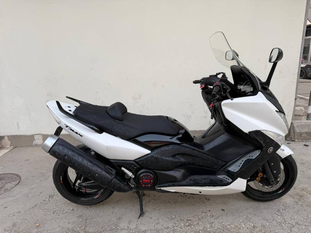 yamaha-t-max-big-4