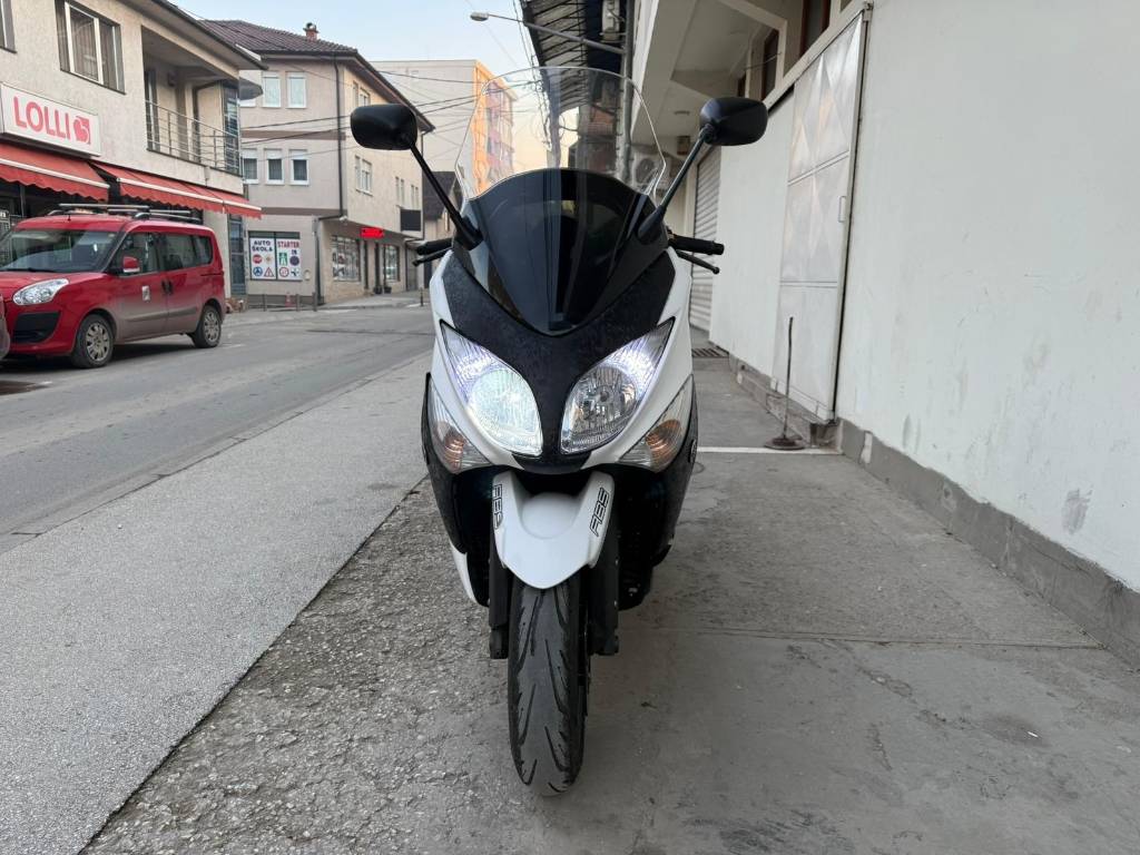 yamaha-t-max-big-7