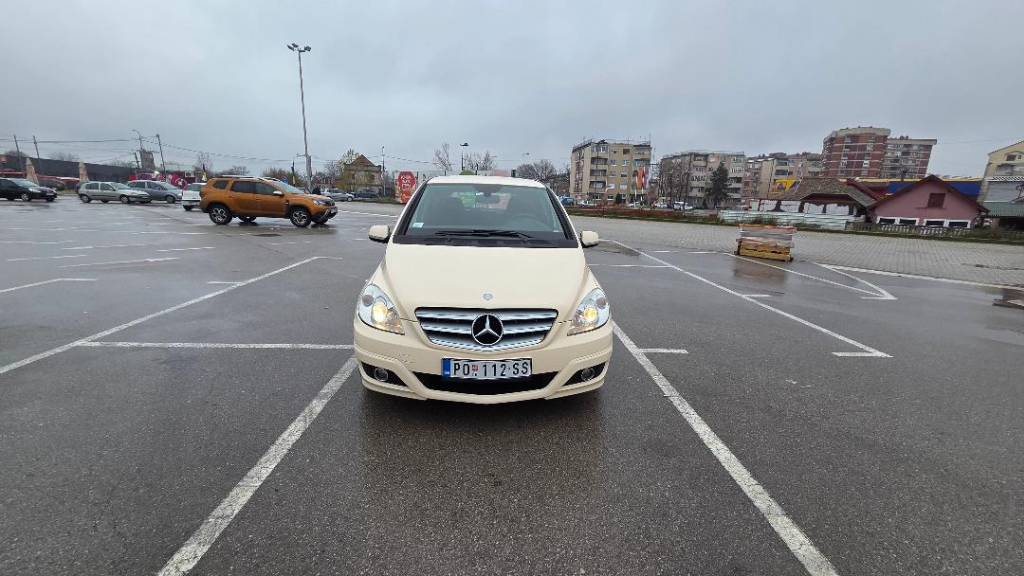 mercedes-b180