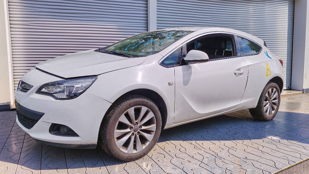 opel-astra-j-gtc-polovni-delovi-a17dts