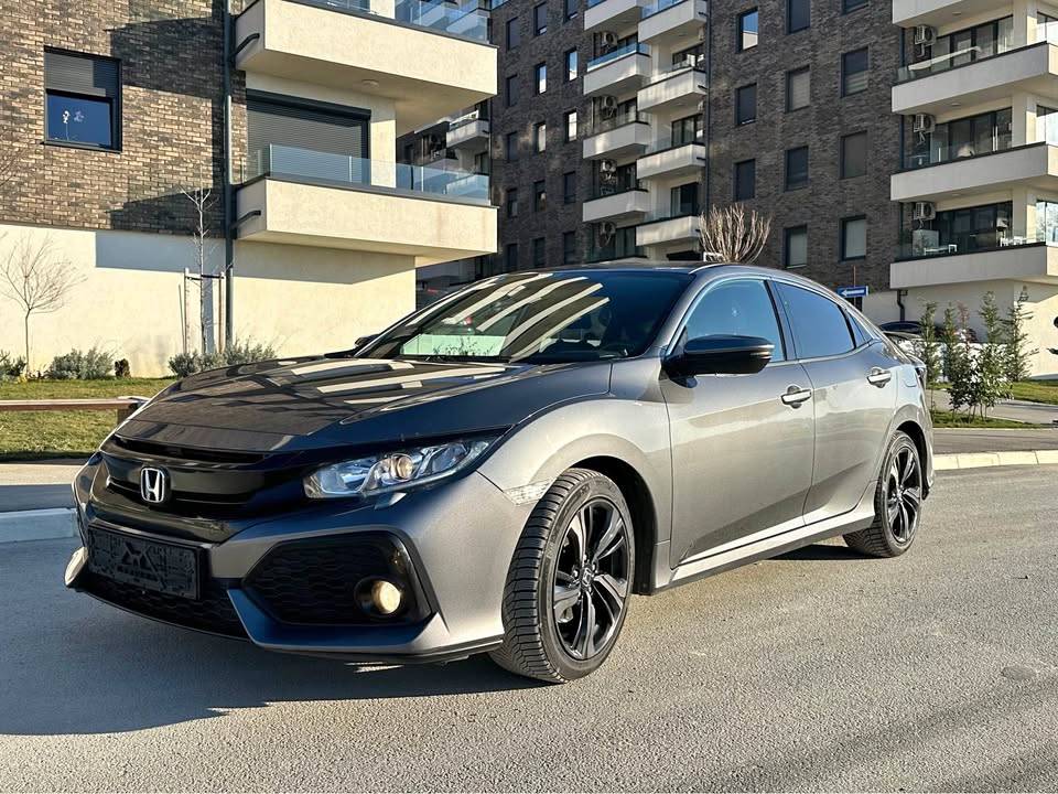 honda-civic-16d-2018