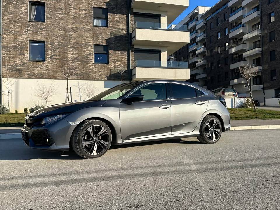 honda-civic-16d-2018-big-2