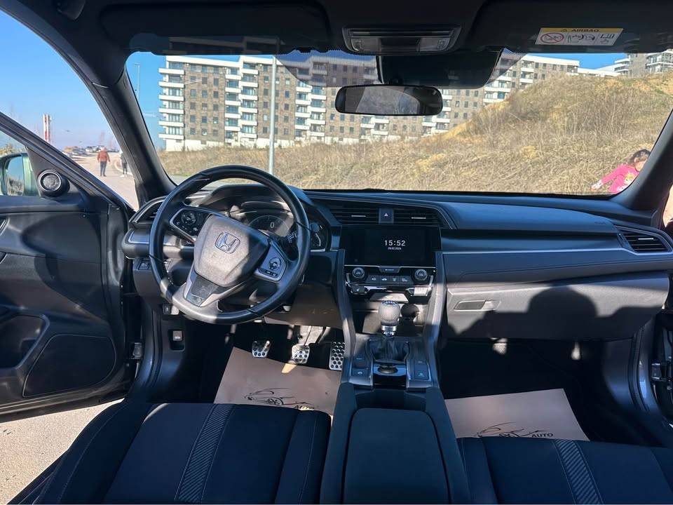 honda-civic-16d-2018-big-7