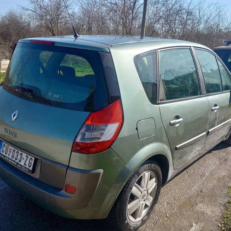 2005-renault-scenic-2