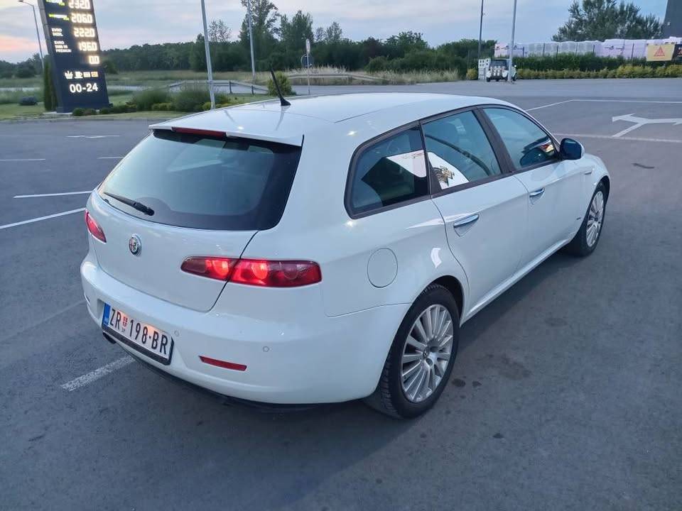 alfa-159-19-jtdm-110-kw-2008-big-1
