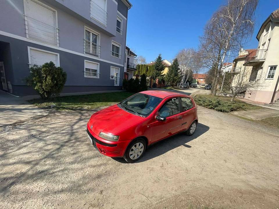 fiat-punto-12-bezin-big-2