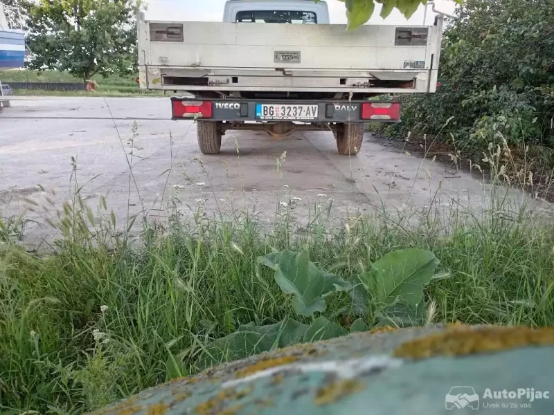prodaje-se-iveco-daily-small-13