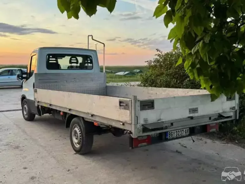 prodaje-se-iveco-daily-small-12