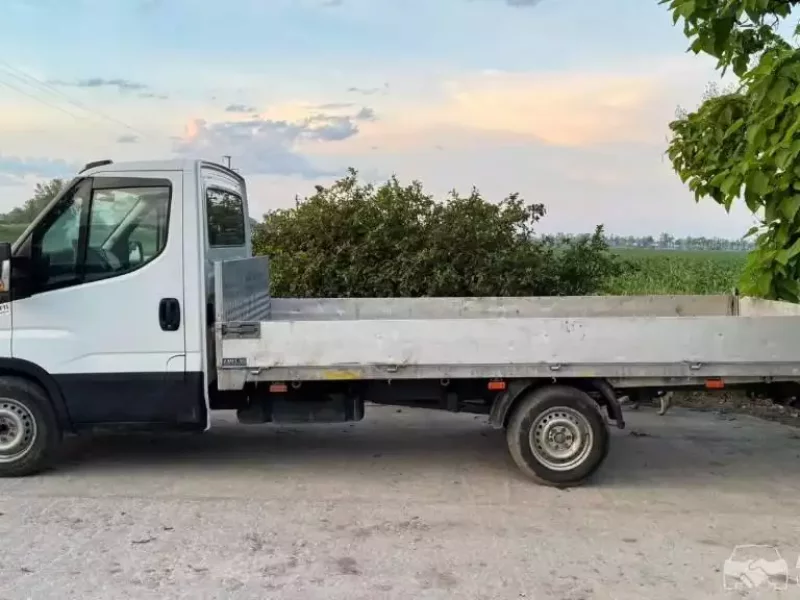 prodaje-se-iveco-daily-small-11