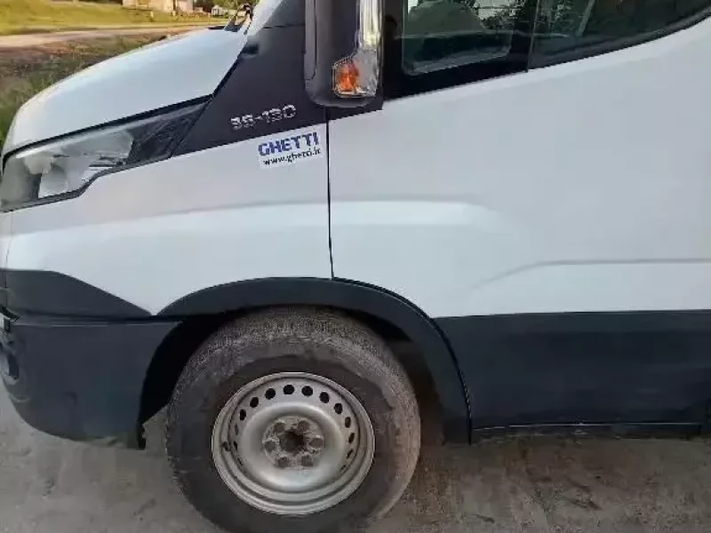 prodaje-se-iveco-daily-small-1