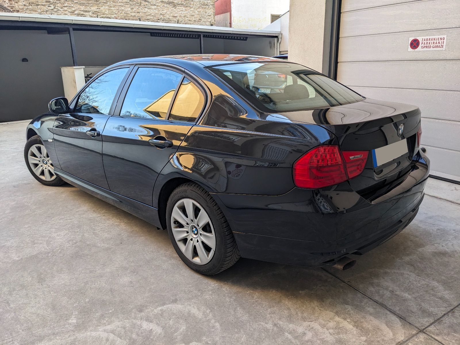 bmw-318i-e90-black-sapphire-big-4