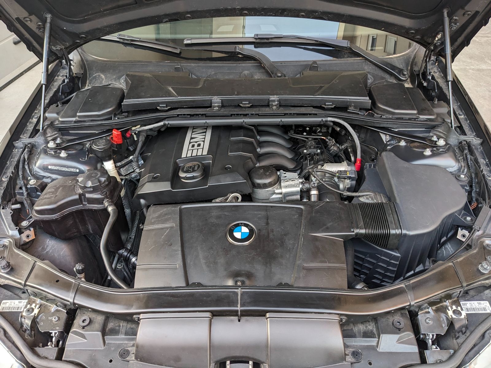 bmw-318i-e90-black-sapphire-big-7