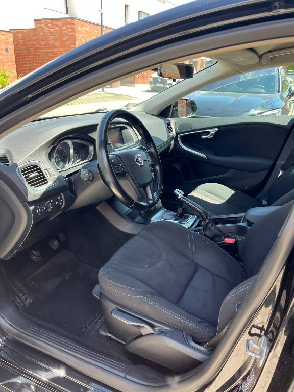 volvo-v40-d4-big-11