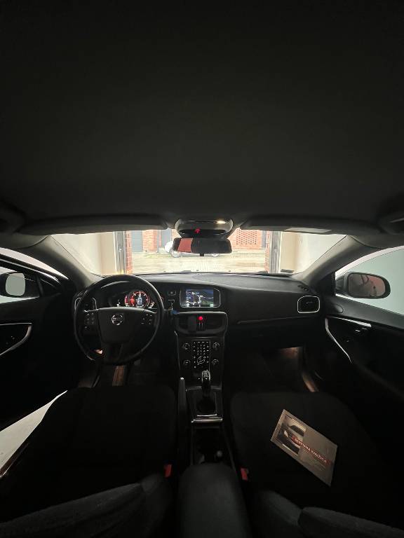 volvo-v40-d4-big-14
