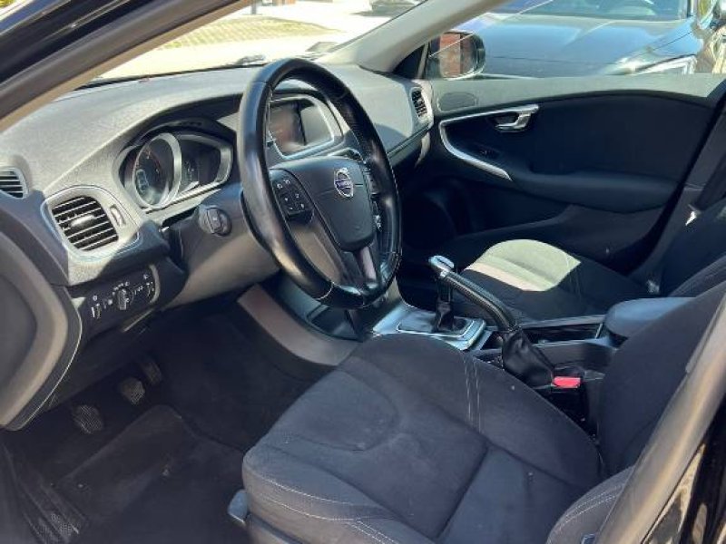 volvo-v40-d4-small-11