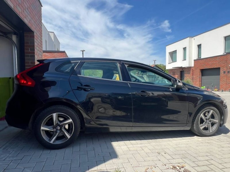 volvo-v40-d4-small-8