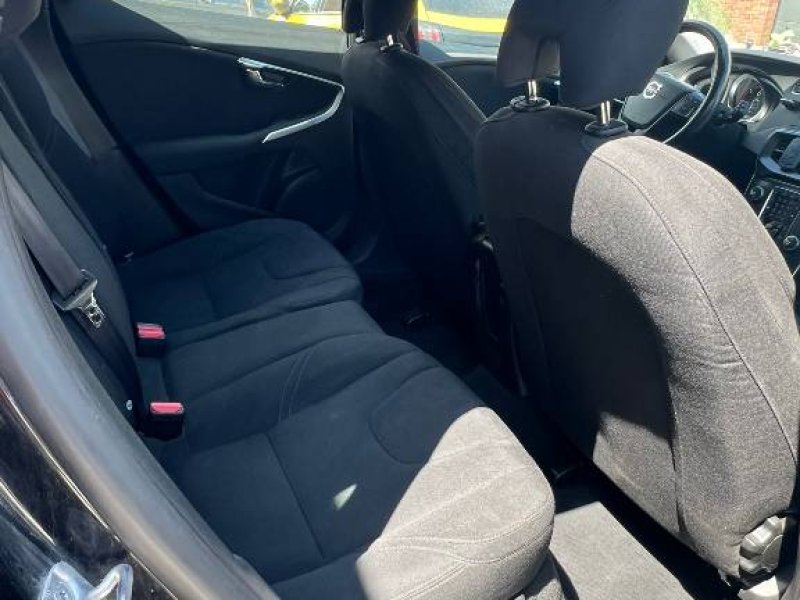 volvo-v40-d4-small-12