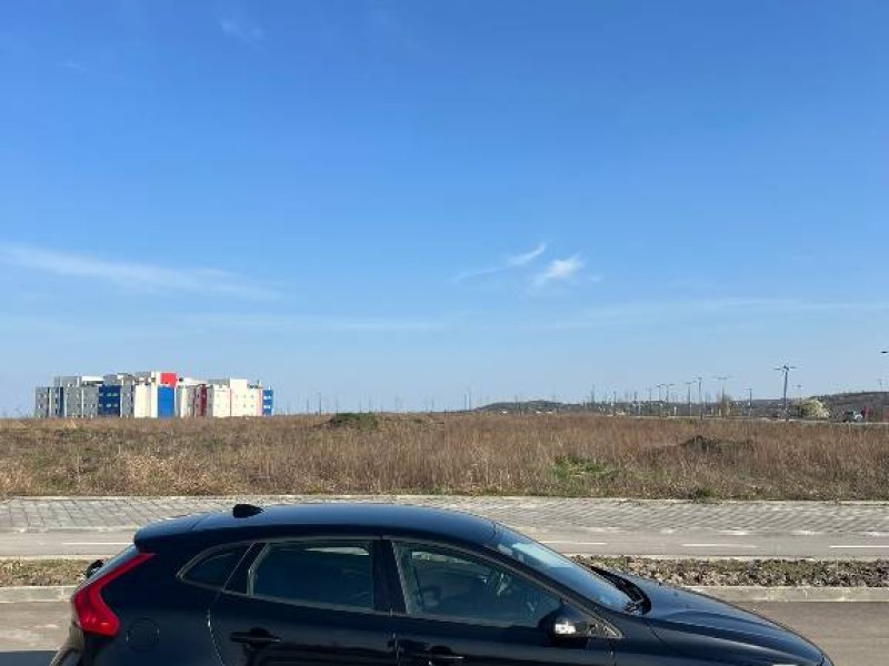 volvo-v40-d4-small-9
